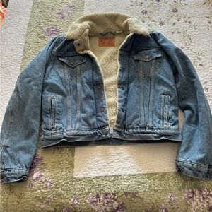 LEVIS Shearling Jean Trucker Jacket. Size M